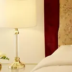 Old Town Luxury Suites \'Lady\'